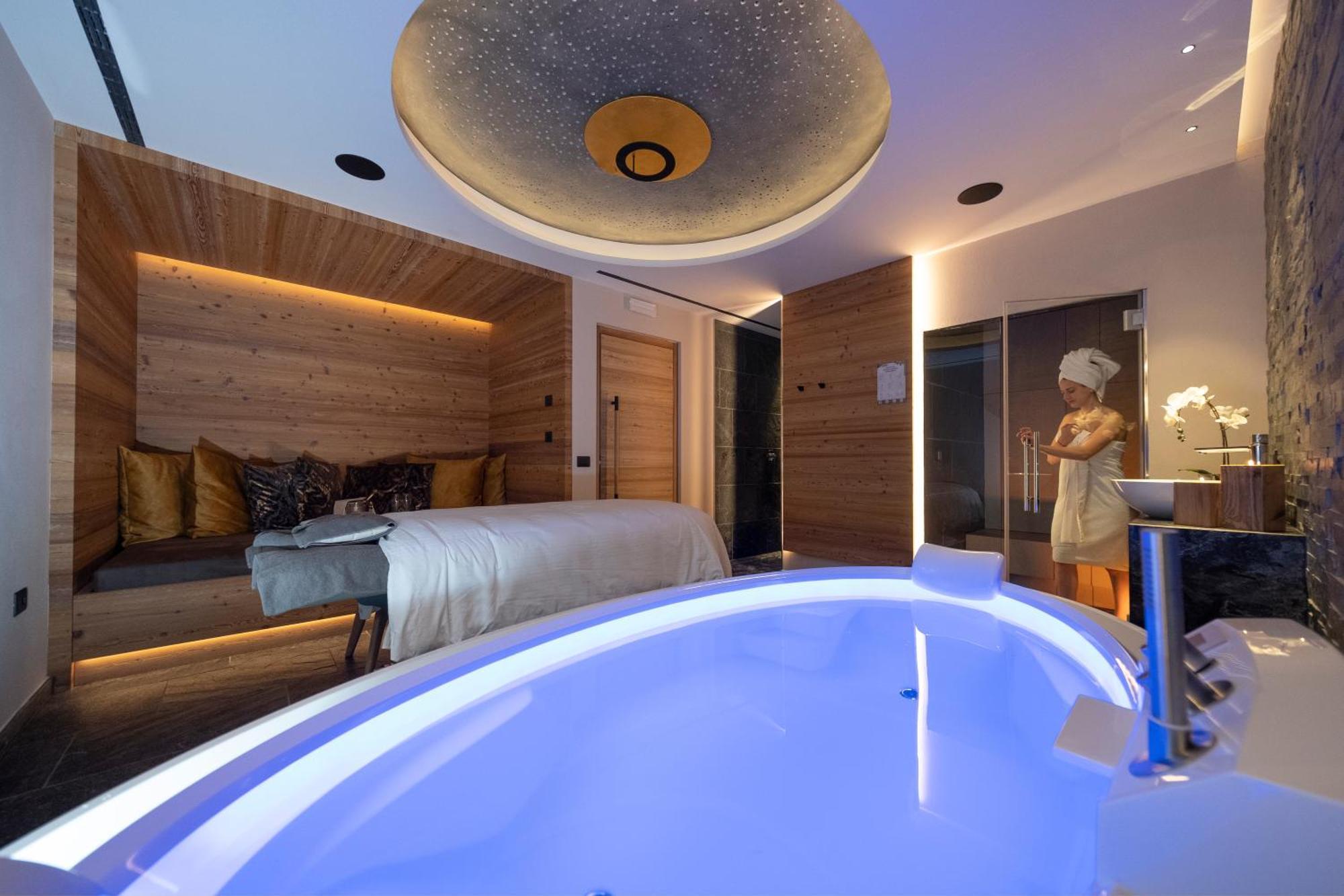 Ciampedie Luxury Alpine Spa Hotel 维哥迪法萨 外观 照片