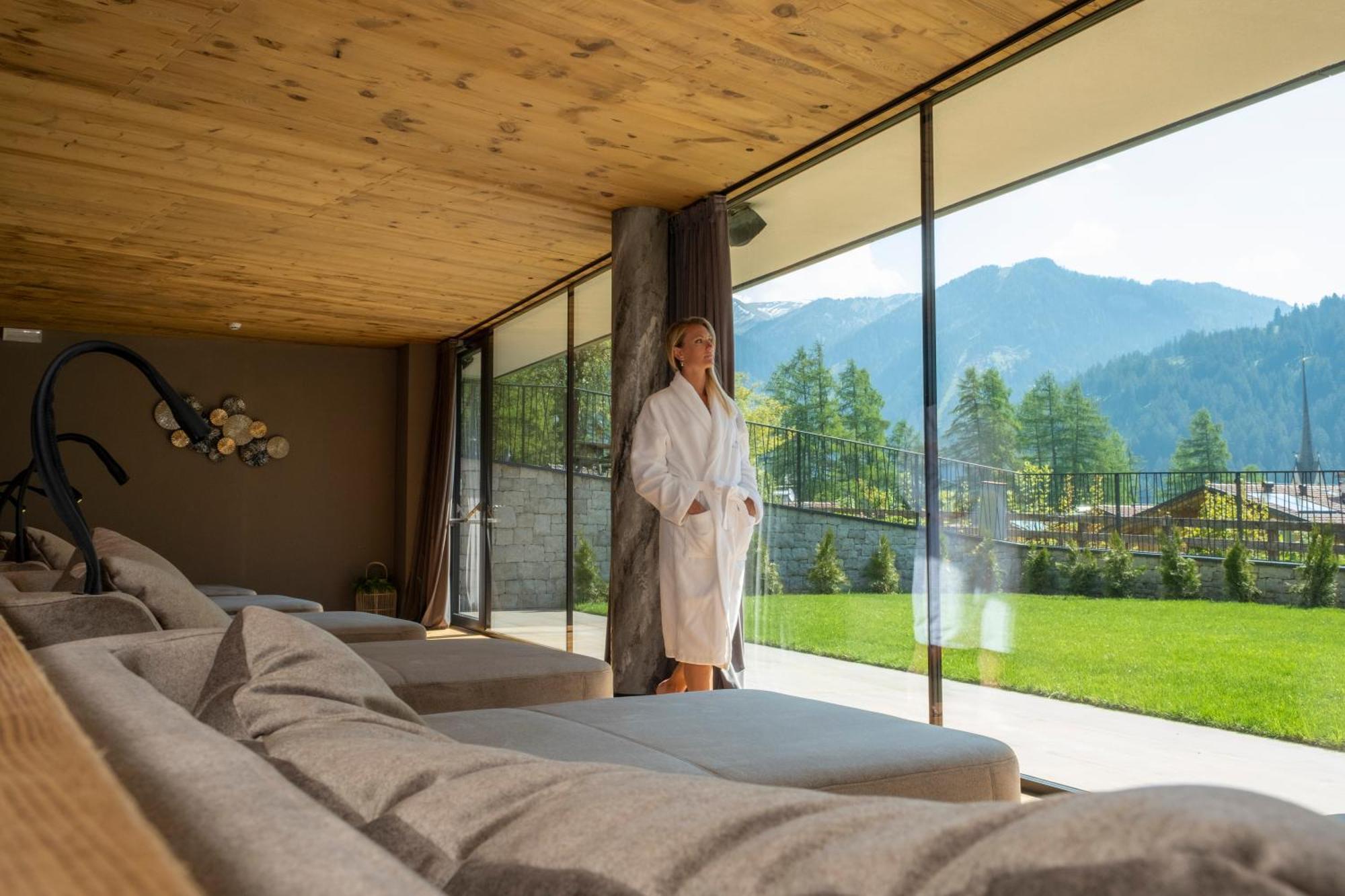 Ciampedie Luxury Alpine Spa Hotel 维哥迪法萨 外观 照片