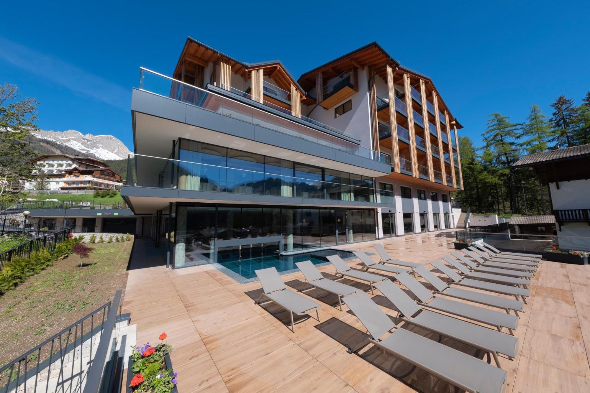 Ciampedie Luxury Alpine Spa Hotel 维哥迪法萨 外观 照片