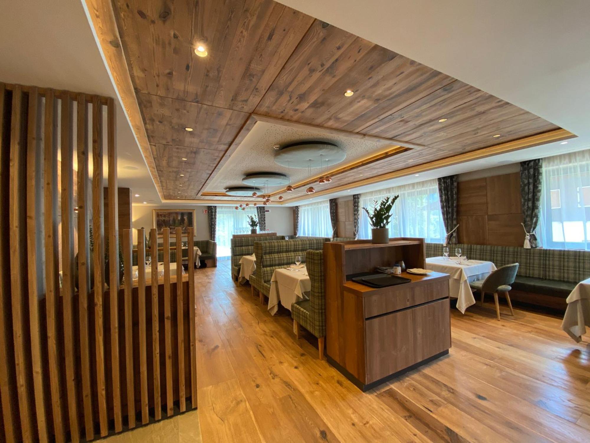 Ciampedie Luxury Alpine Spa Hotel 维哥迪法萨 外观 照片